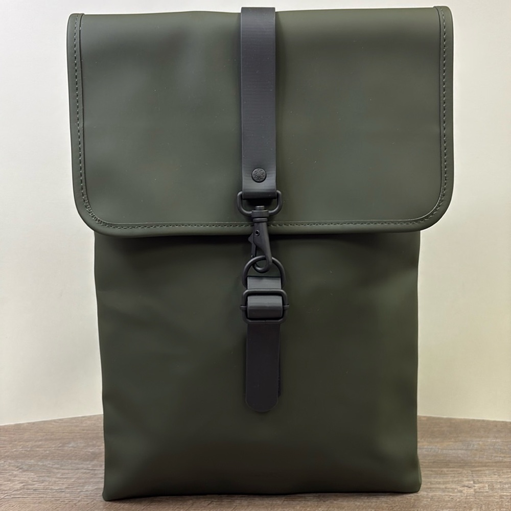 SOLD IN STORE NEW Rains RUCKSACK Backpack - Picture 1 of 9